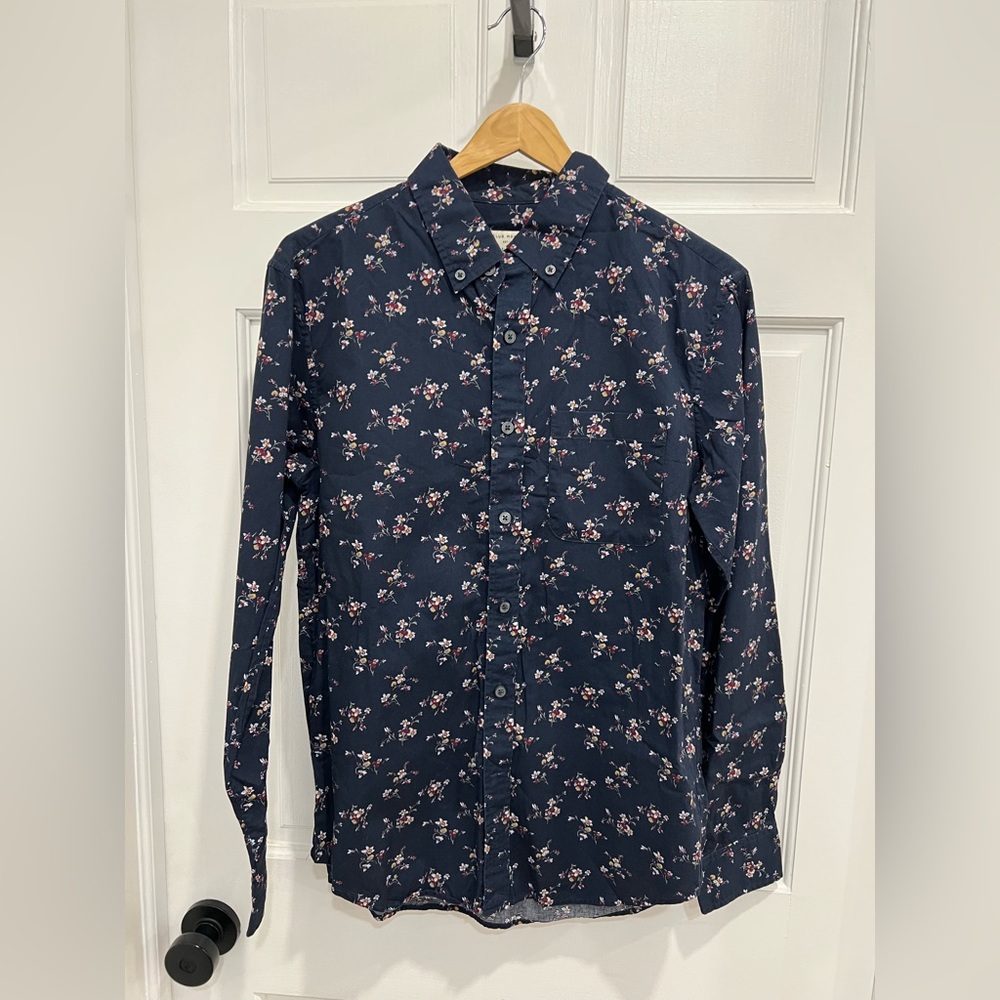 Men’s club Monaco floral shirt in sz small